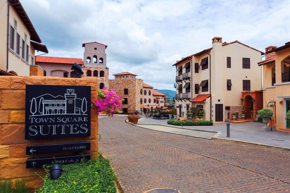 undefined Town Square Suites by Toscana Valley 8