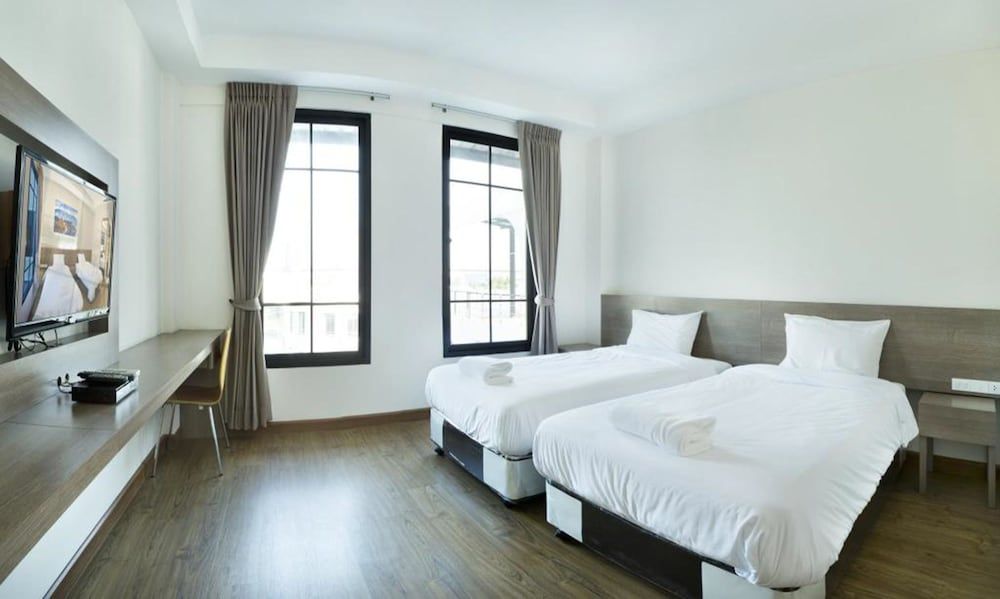 undefined Panini Residence 3