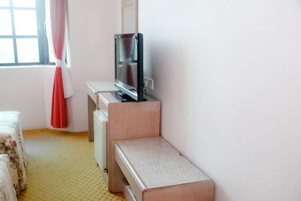 Hotel Rainbow Deluxe Triple Room 7