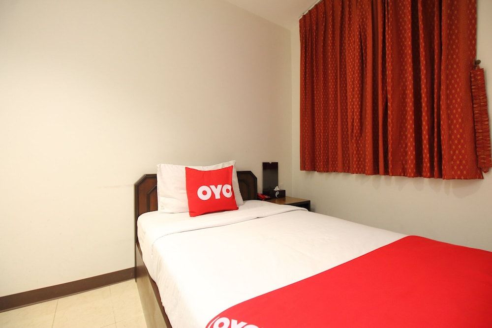 undefined Super OYO 484 Pannee Residence Khaosan (Sha Plus) 6
