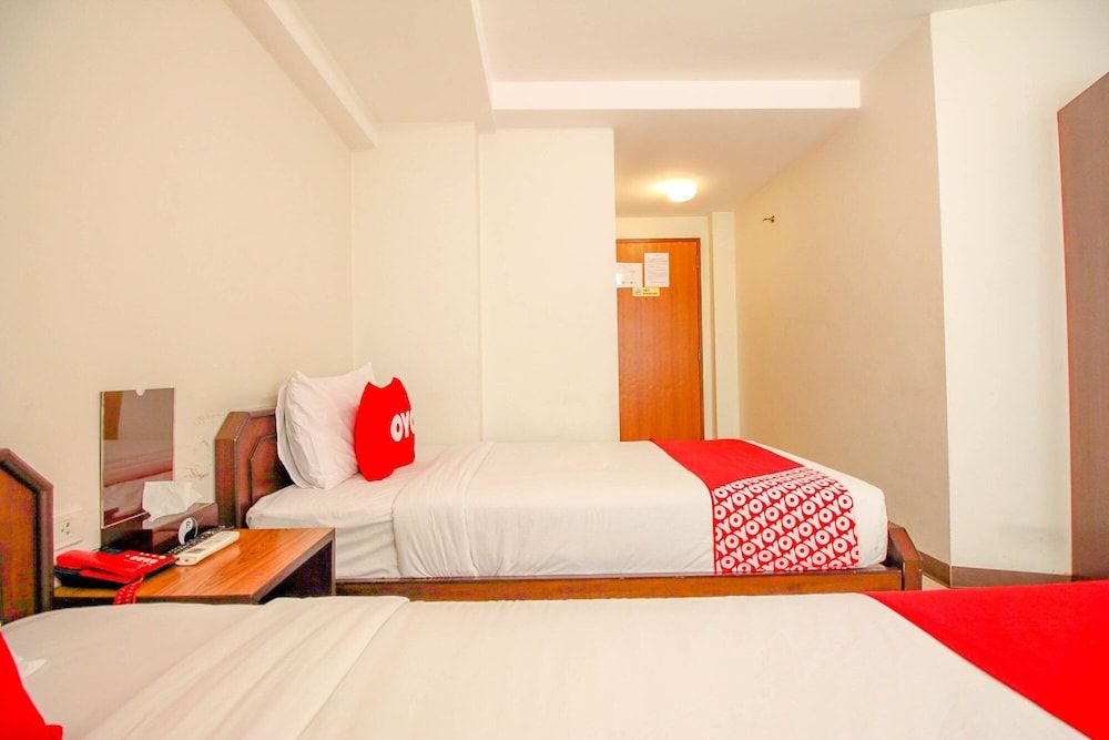 Super OYO 484 Pannee Residence Khaosan (Sha Plus) Superior Twin Room 6