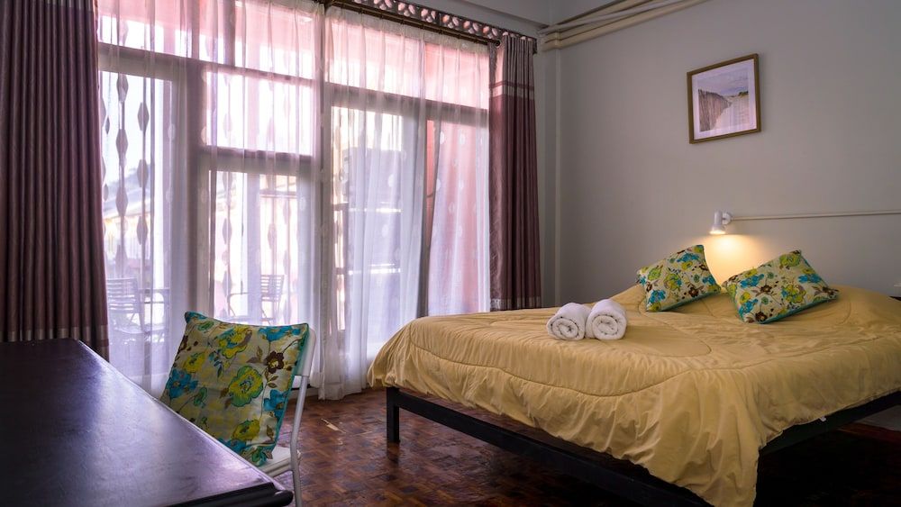 Deluxe Room, 1 King Bed, Balcony