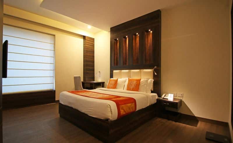 undefined Arjun Clarks INN 8