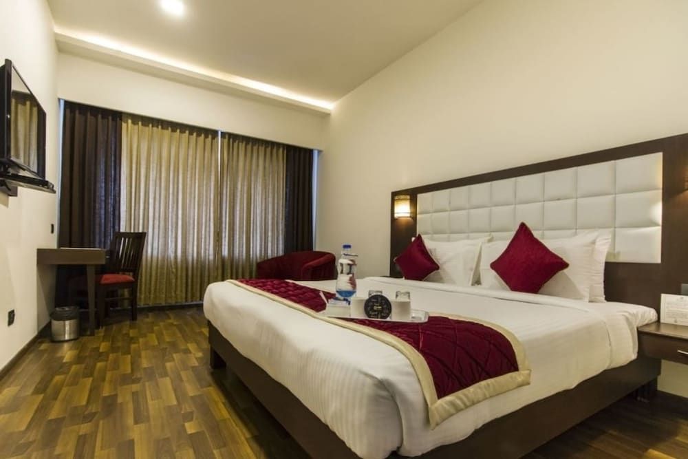 Akshaya Aura Premium Double or Twin Room 11