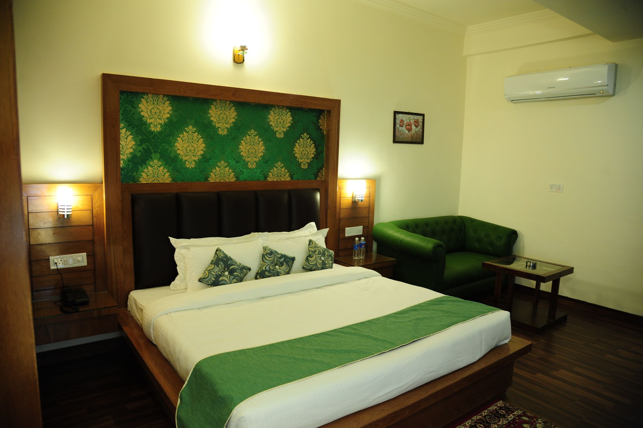 The Grand Sharan Premium Room with Helipad with Banganga Drop 7