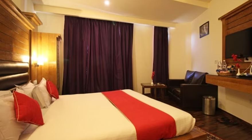 The Grand Sharan Premium Room with Helipad with Banganga Drop 3