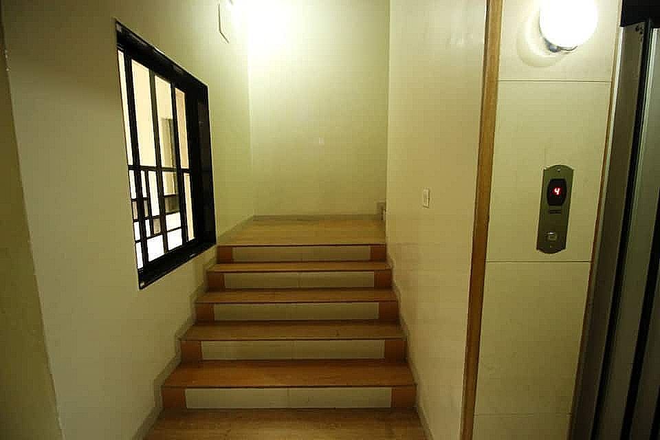 Side Image 2