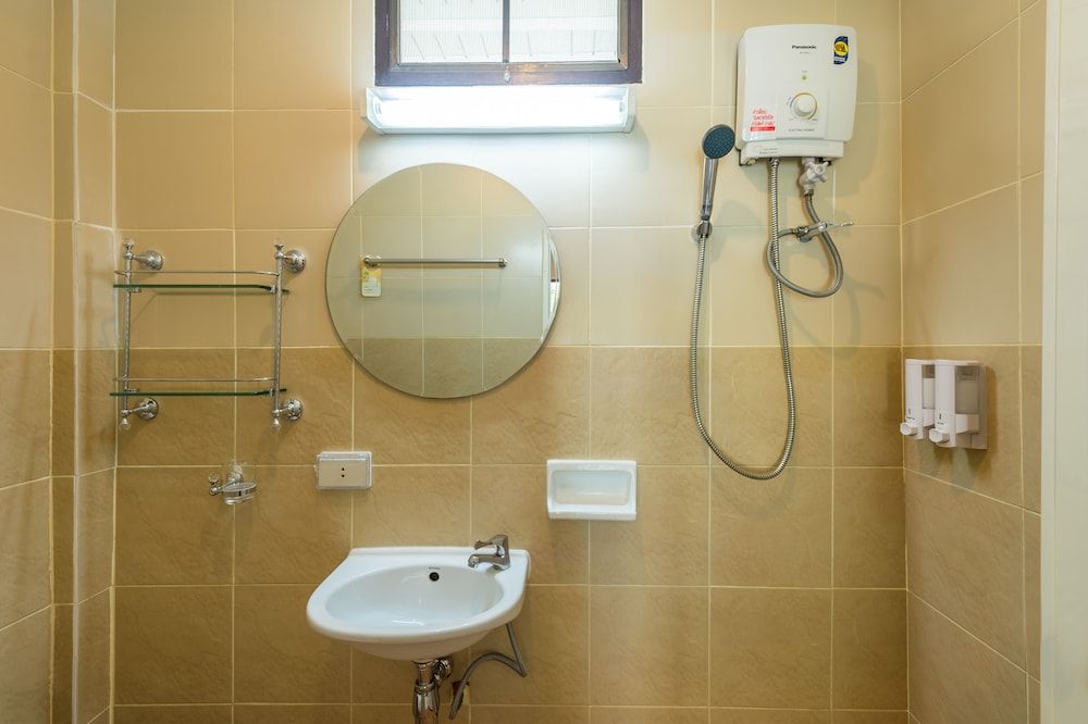 Lanta Thip House By Swiss-Belhotel Cabin Double Room 5