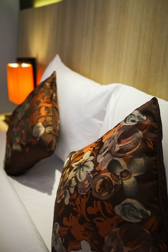 undefined The Kana Kuta 8