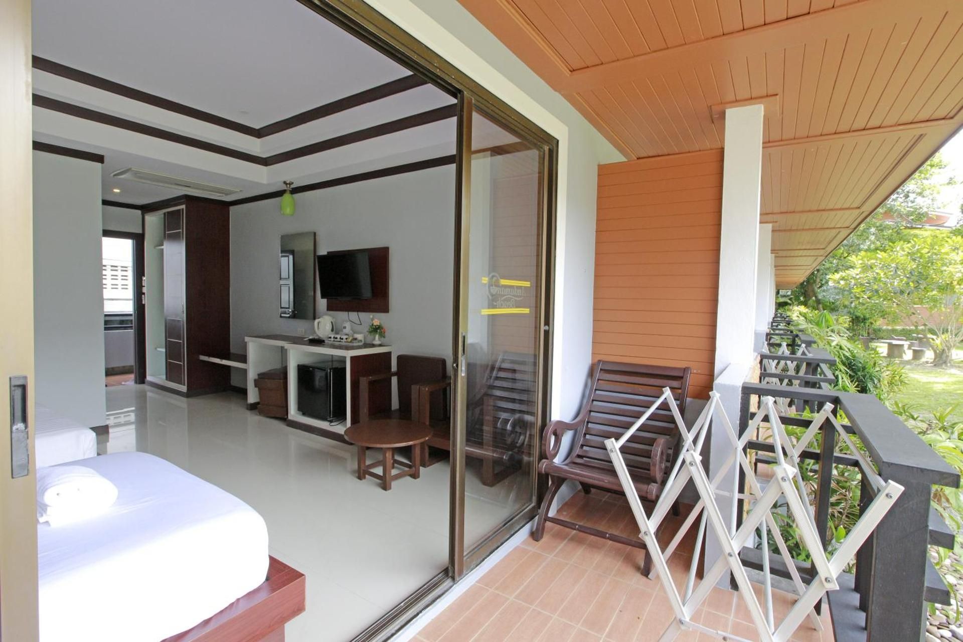 Phi Phi Andaman Beach Resort Deluxe Triple Room 11