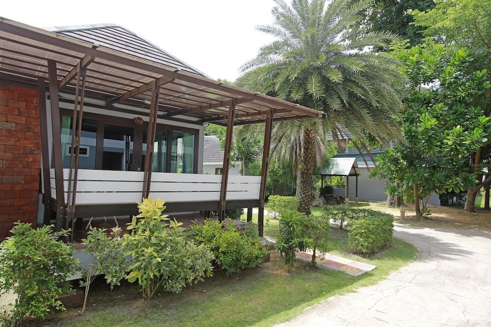 undefined Phi Phi Andaman Beach Resort 6