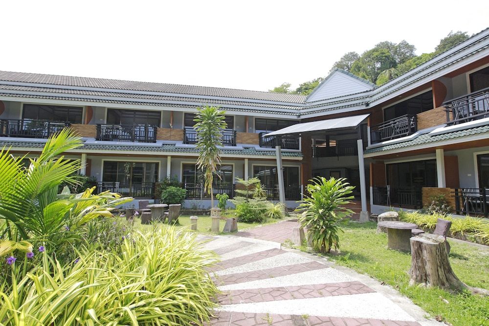 undefined Phi Phi Andaman Beach Resort 10