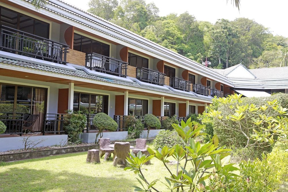 undefined Phi Phi Andaman Beach Resort 8