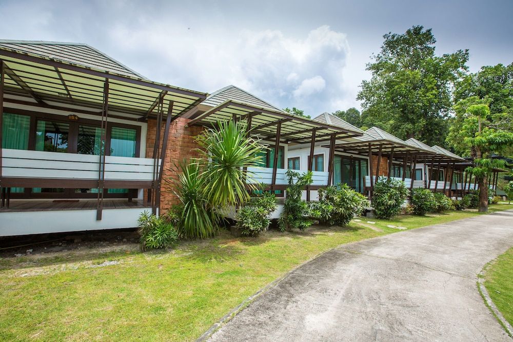 undefined Phi Phi Andaman Beach Resort 3