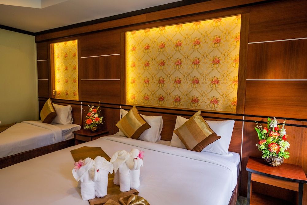 undefined Phi Phi Andaman Beach Resort 5