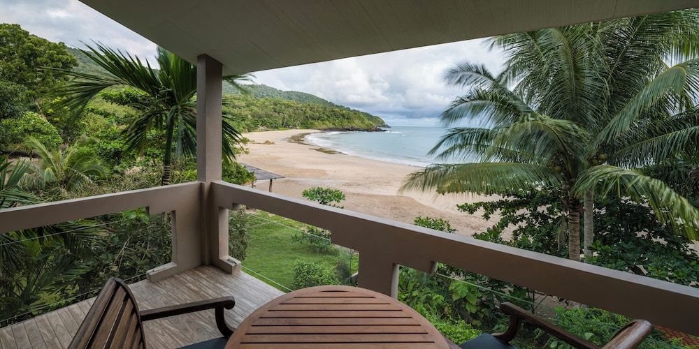 Anda Lanta Resort Panoramic Double Room, 1 King Bed, Ocean View, Oceanfront 3