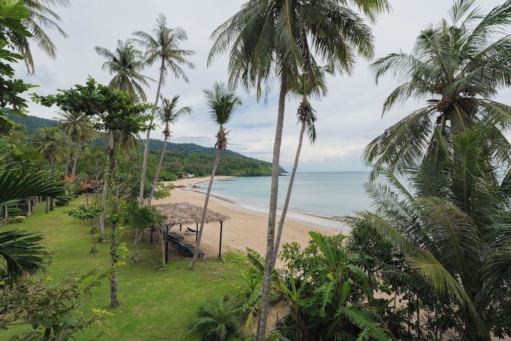 Anda Lanta Resort Panoramic Double Room, 1 King Bed, Ocean View, Oceanfront 5