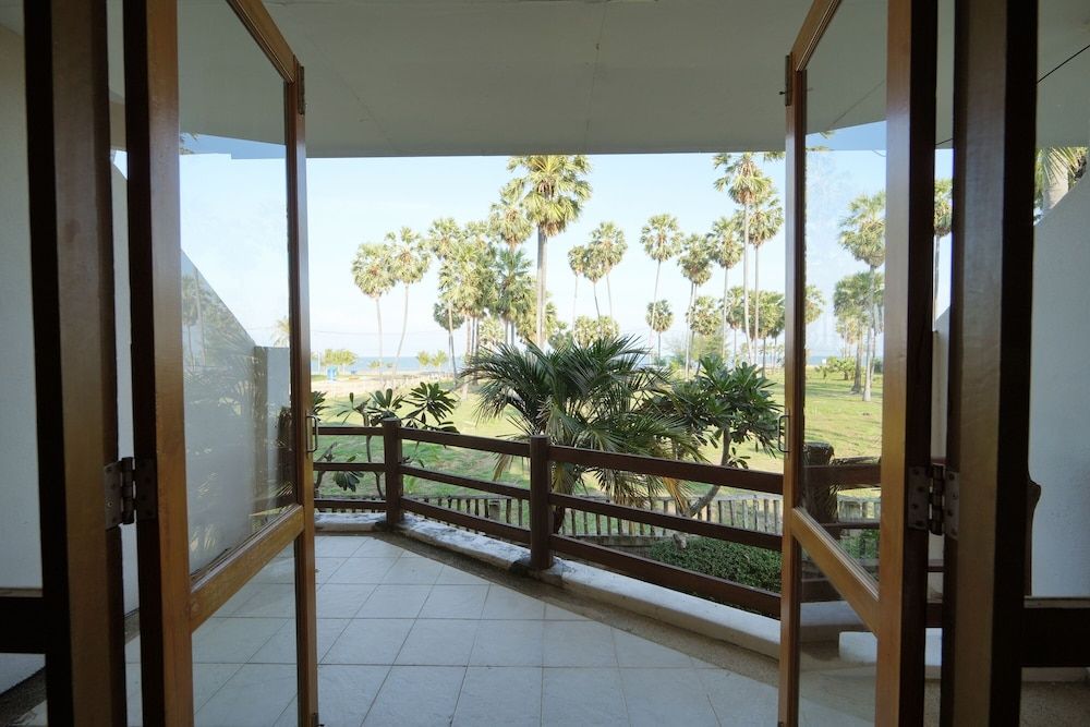 Tanaosri Resort Pranburi Superior Room 9