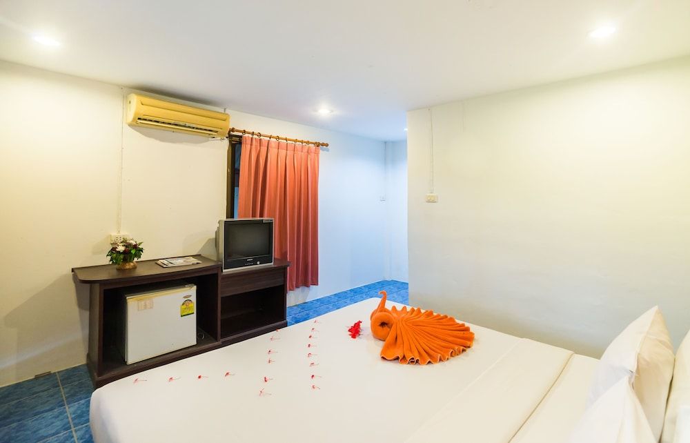 Budget Bungalow on Hill (Adult only)