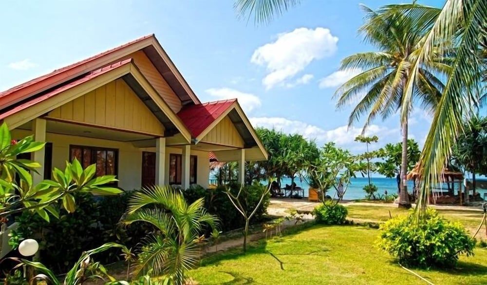 Bungalow, Beachfront