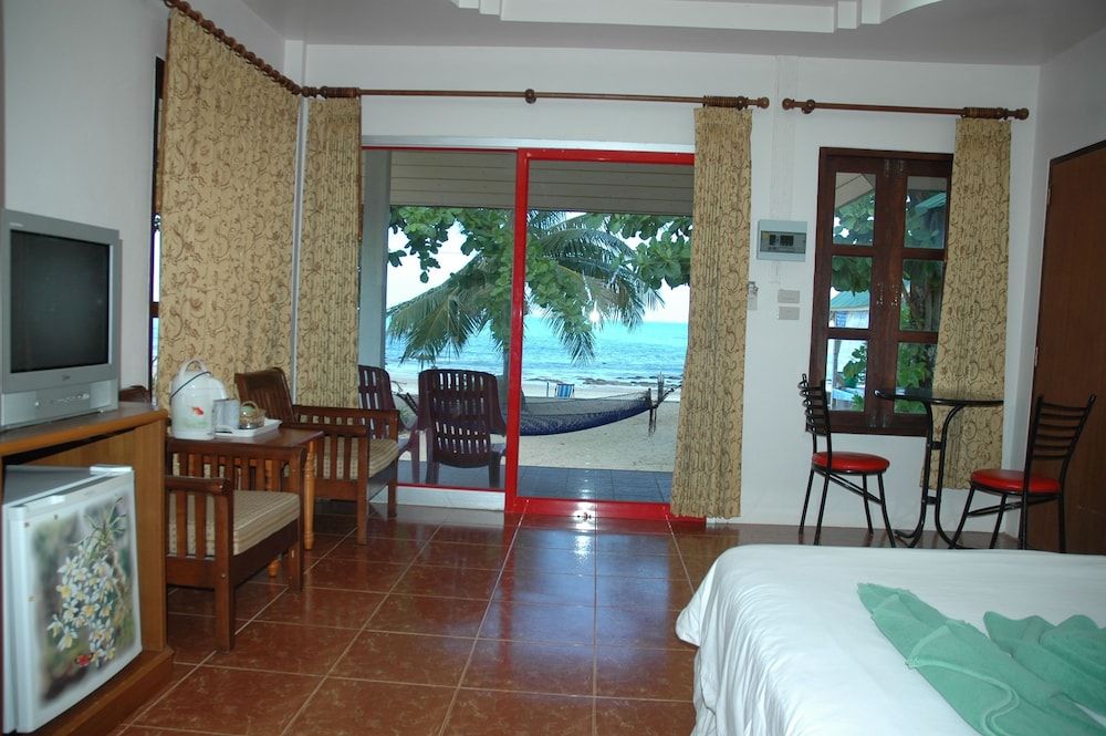 Bungalow, Beachfront