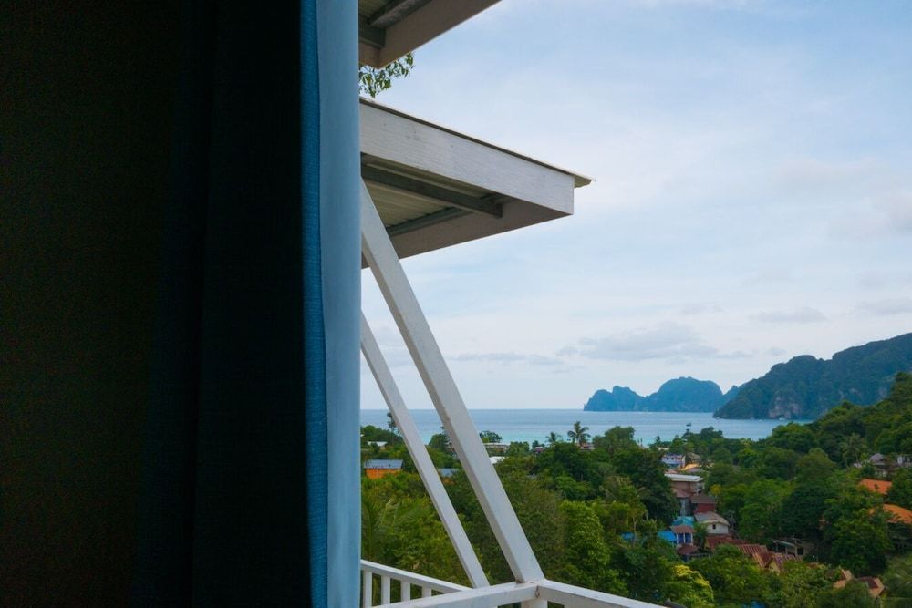 Phi Phi Uphill Cottage Sea View Air Con Room 3