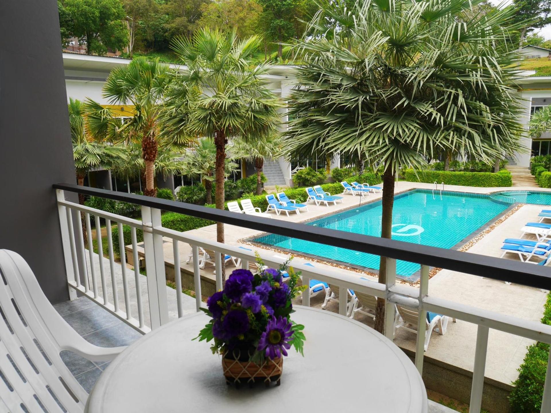 undefined Gypsy Sea View Resort 10