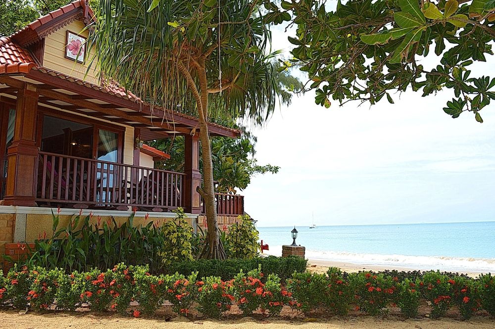 Bungalow, Beachfront