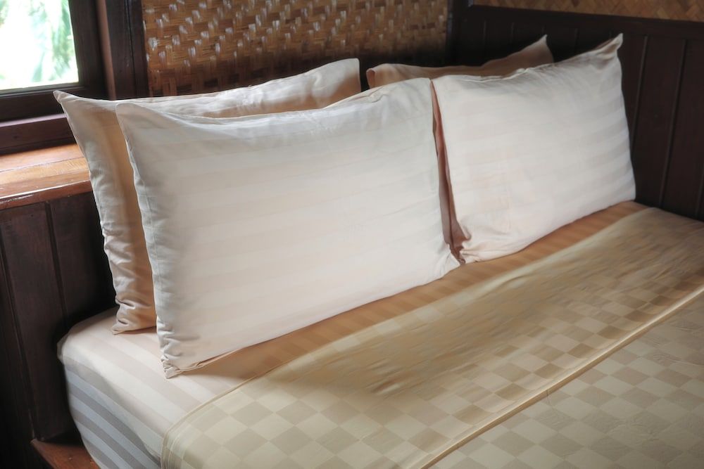 Phi Phi Relax Beach Resort Bungalow with Balcony - Fan Room 2