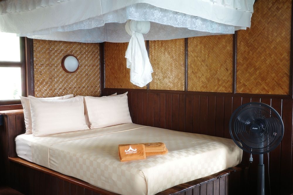 Phi Phi Relax Beach Resort Bungalow with Balcony - Fan Room 3