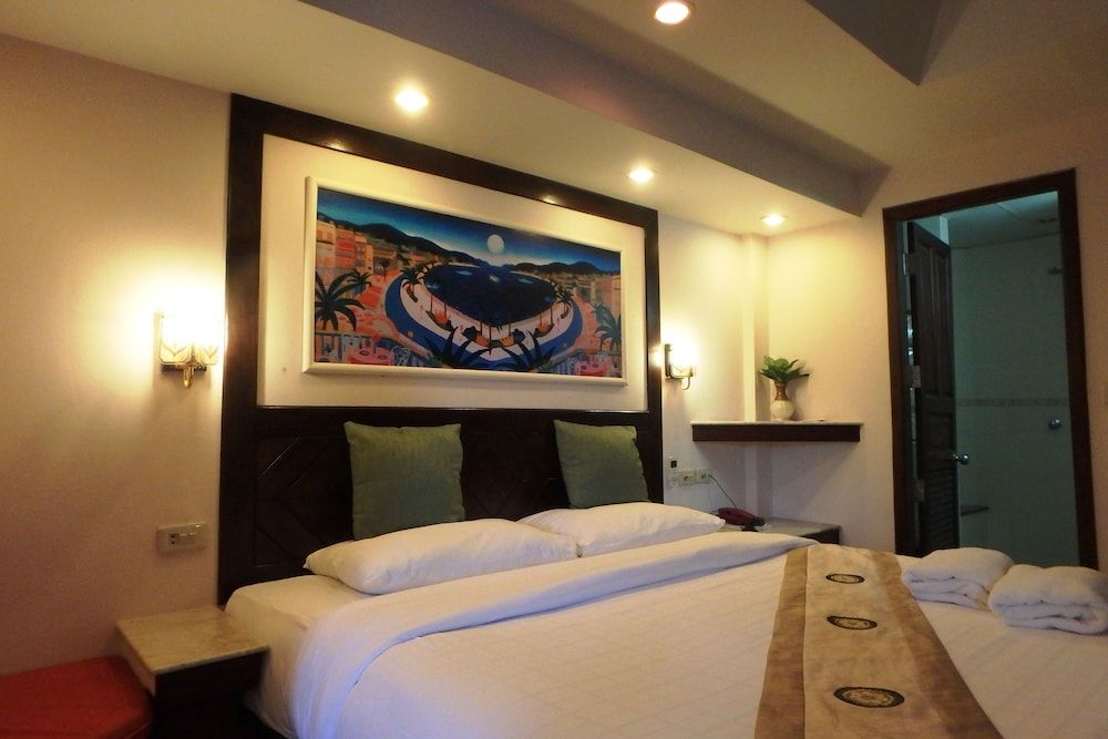 undefined Paradise Inn