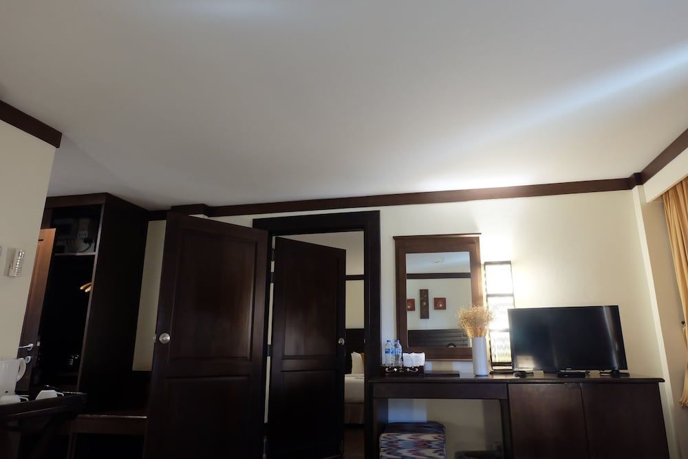 Lanta Mermaid Boutique House Family Room 5