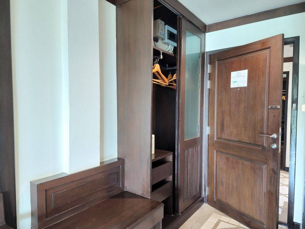 Lanta Mermaid Boutique House Deluxe Room 35