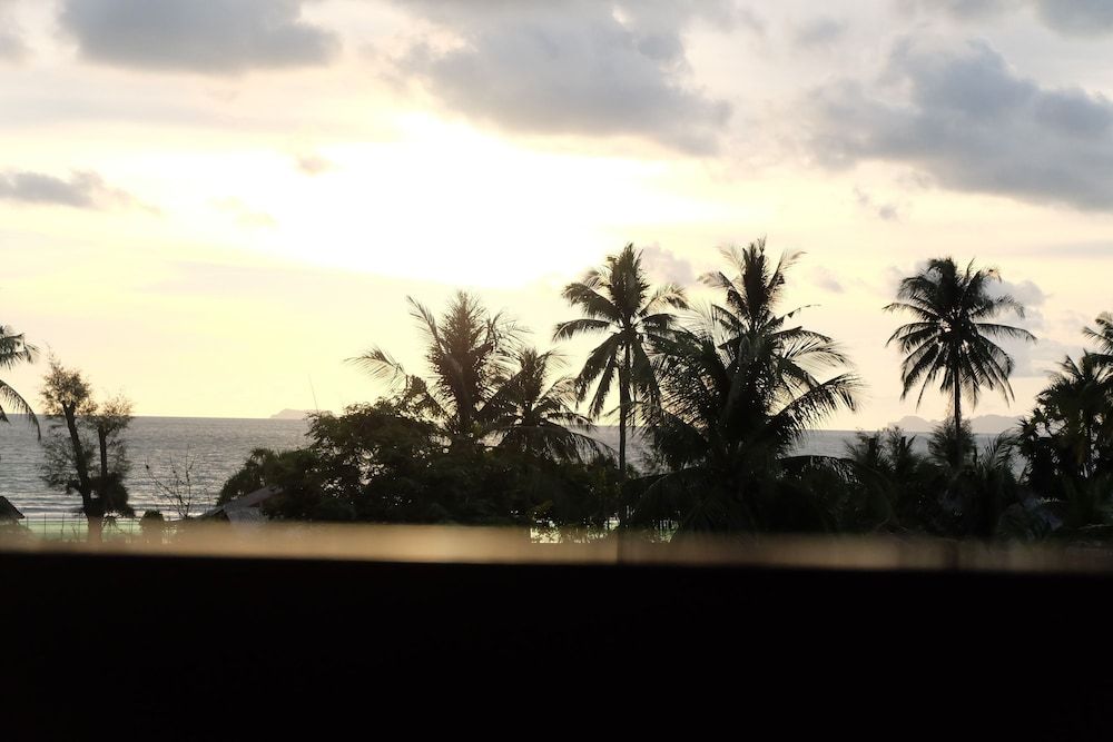 Lanta Mermaid Boutique House Deluxe Room 5