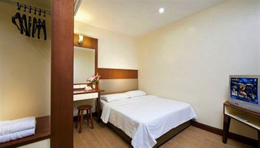Fenix Inn Standard Double Room 2