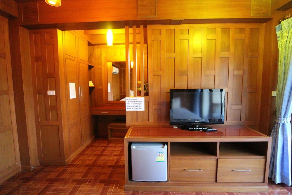 undefined JJ Residence 8