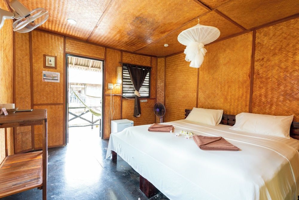 Standard Fan Bungalow - Double Bed