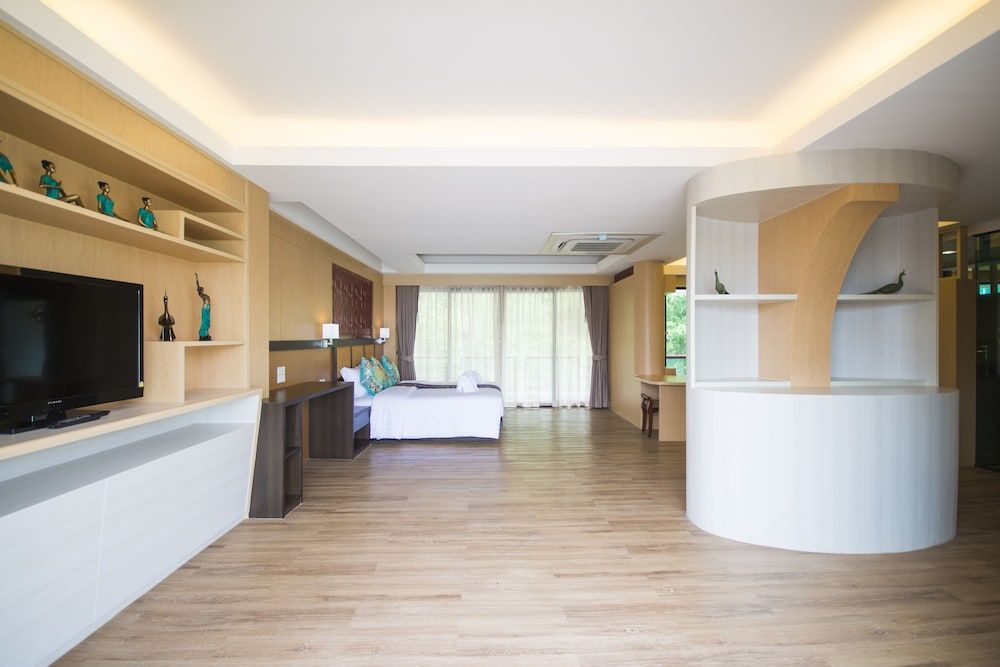 Phi Phi Nice Beach Hotel Hip King Suite Sea View & Pool 2