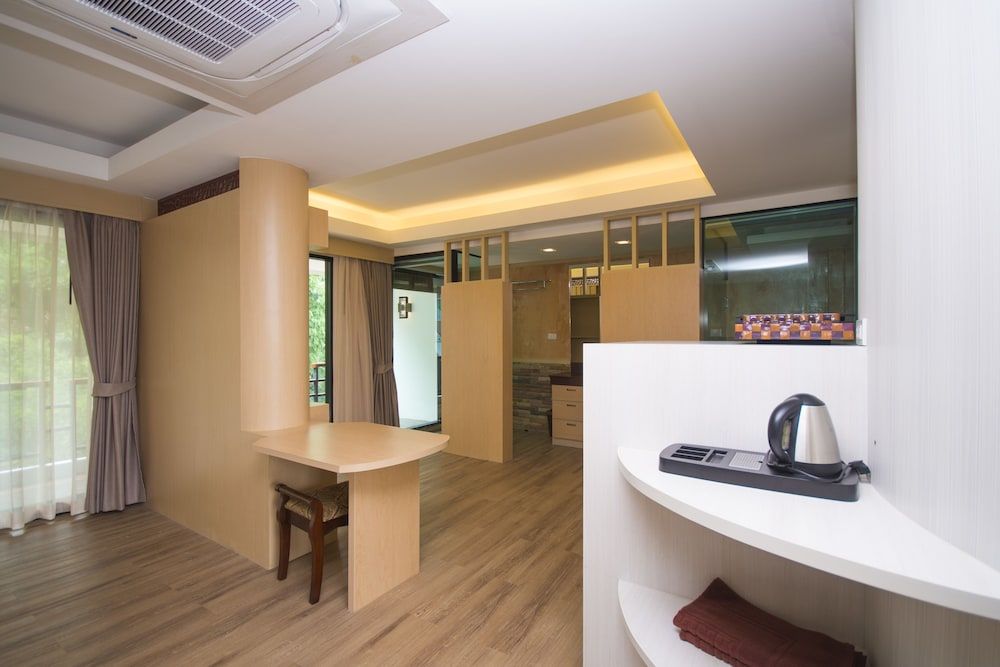 Phi Phi Nice Beach Hotel Hip King Suite Sea View & Pool 5