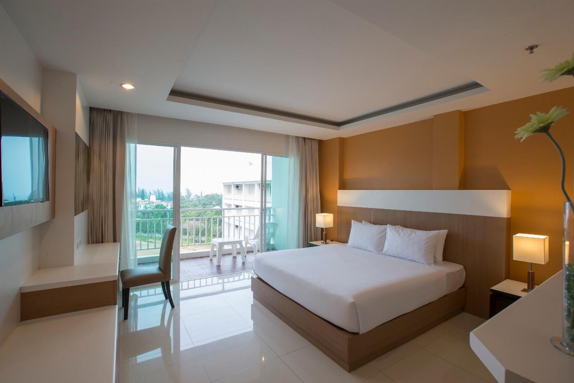 deluxe pool view with bathtub & balcony