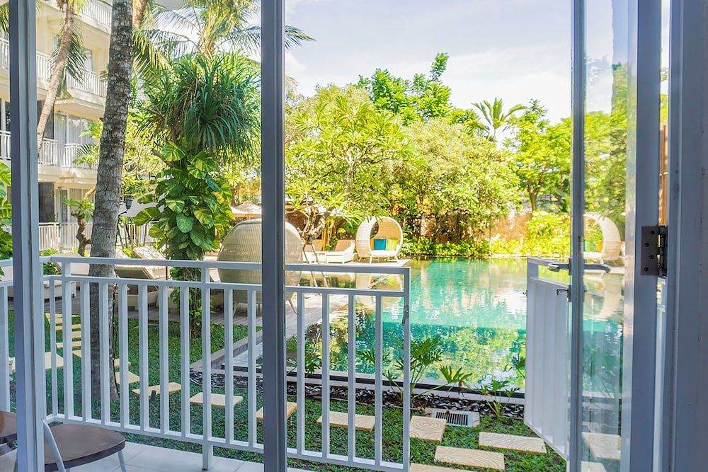 THE 1O1 Bali Fontana Seminyak Deluxe Double or Twin Room Pool Access 8