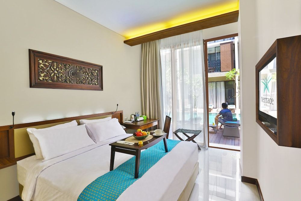 Deluxe Room, Pool Access
