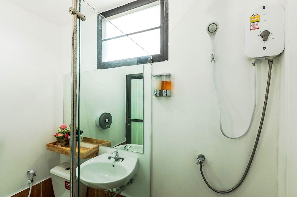 Phi Phi Chang Grand Resort & Spa Deluxe Room (New Wing) 10