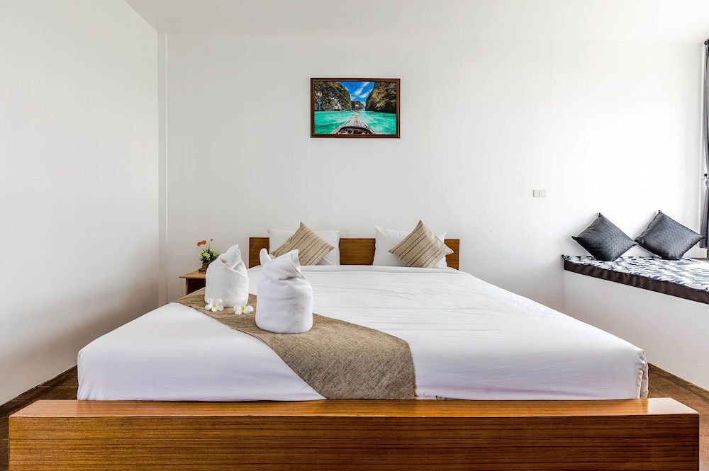 Phi Phi Chang Grand Resort & Spa Deluxe Room (New Wing) 6