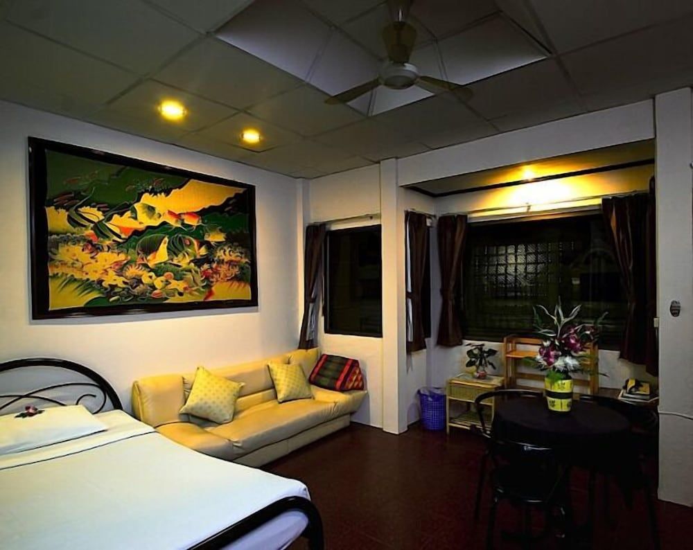 undefined Karon Café Inn 2