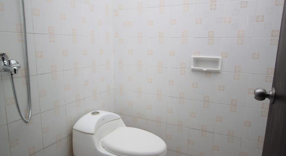 Bakung Sunset Hotel Deluxe Room 9