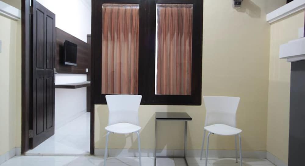 Bakung Sunset Hotel Deluxe Room 7