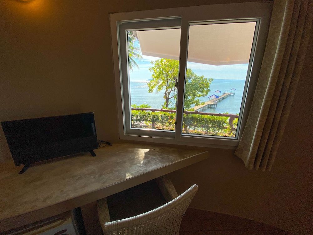 Koh Mak Buri Hut Natural Resort Superior Seaview 4