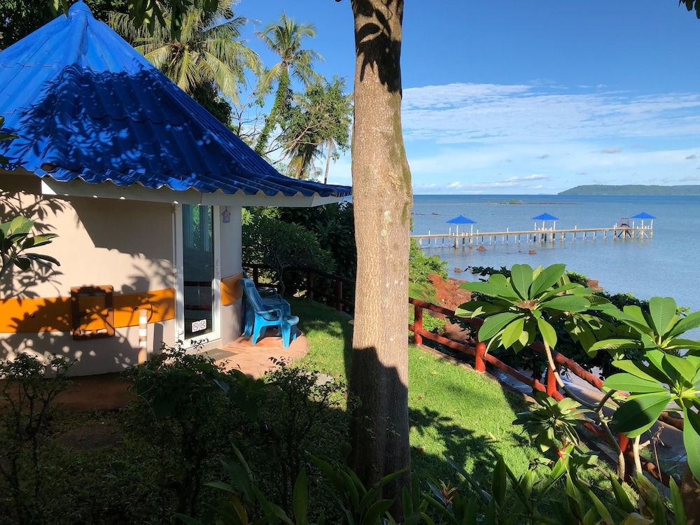 Koh Mak Buri Hut Natural Resort Superior Seaview 6