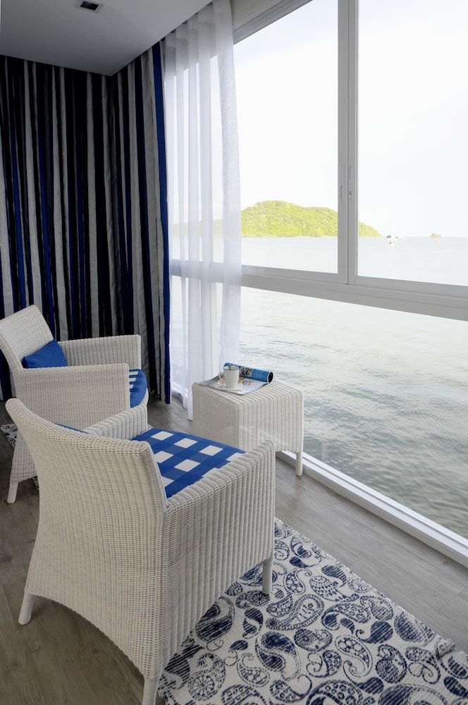 Phuket Boat Quay Premier Room, Non Smoking, Oceanfront (Boat Quay Sea Front) 4